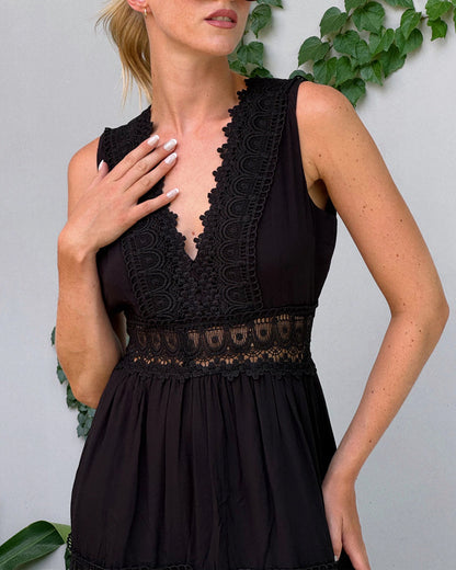 STEPHANIE | Sophisticated V-Neck Dress