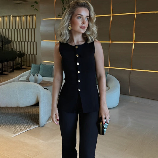 KELLY | Chic Sleeveless Button-Up Blouse