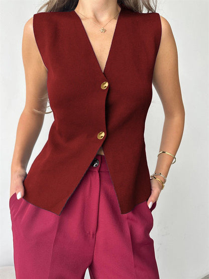 KELLY | Chic Sleeveless Button-Up Blouse