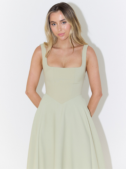 XIARA | Sophisticated Dress