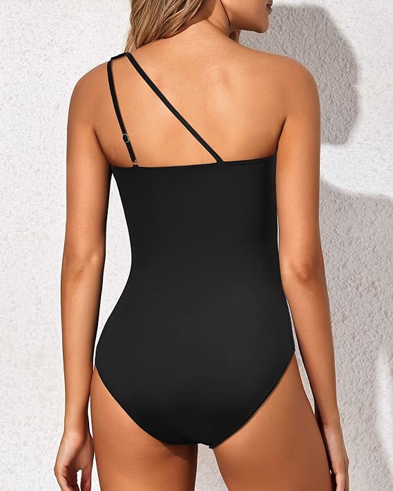 STRELLA | CHIC BODY-SCULPTING SWIMSUIT